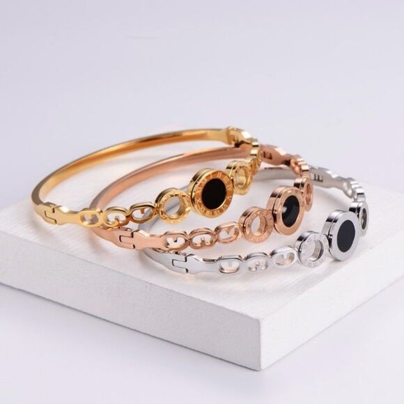 Jewelry - Roman Bracelet Bangle